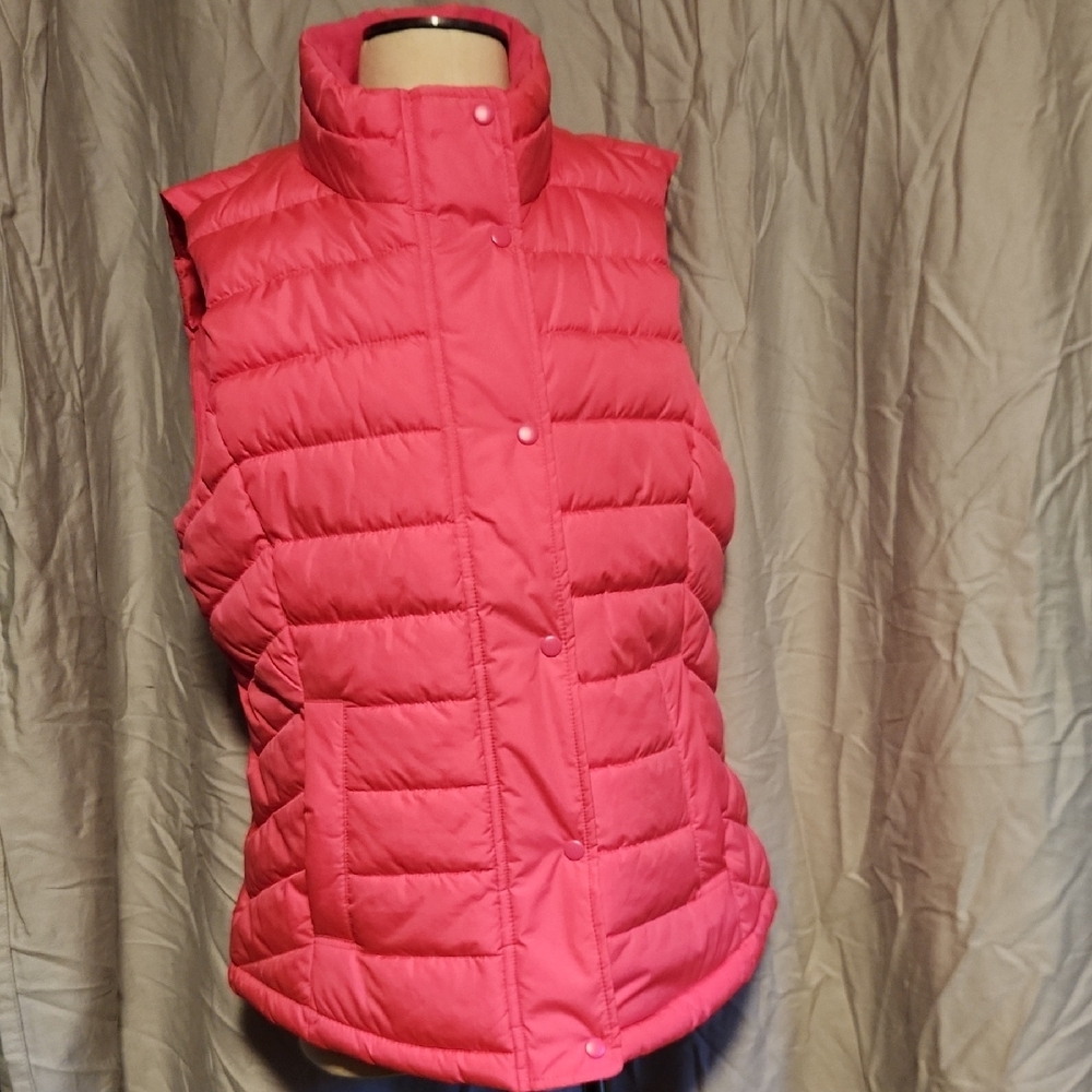 NWOT Gap Women's Pink Puffer Vest